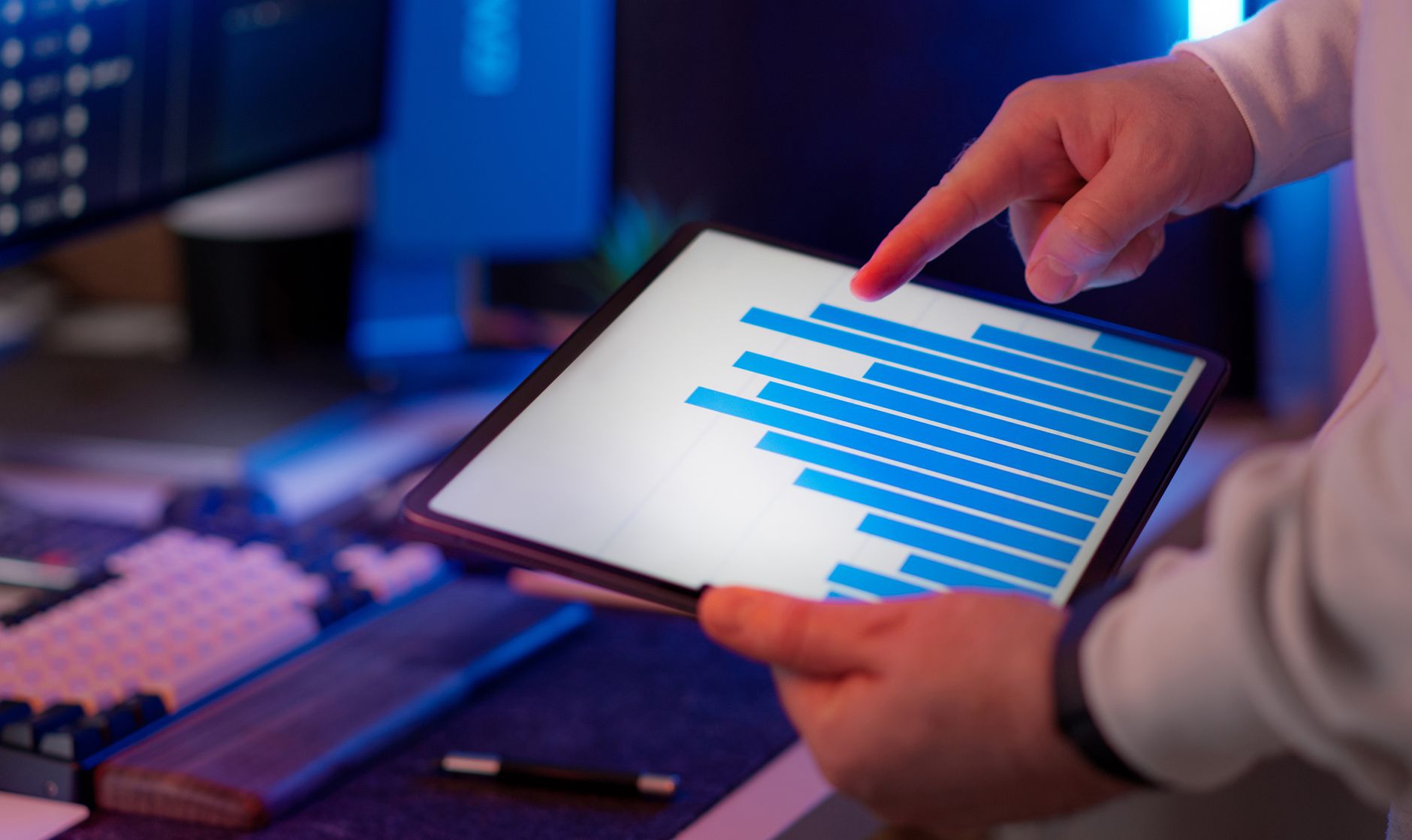 Economic analysis metrics and charting tablet